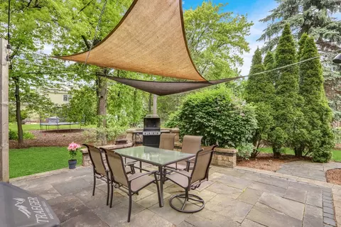 Exterior - 1156 Vineyard Dr, Gurnee, IL 60031 photo 6 of 10