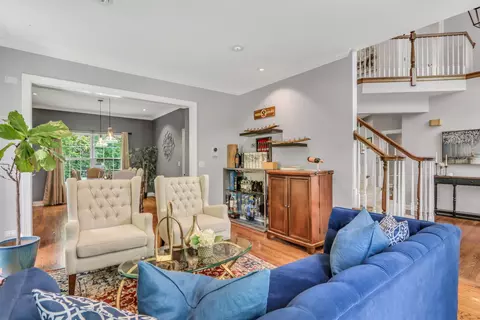 Living - 1156 Vineyard Dr, Gurnee, IL 60031 photo 3 of 7