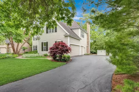 Exterior - 1156 Vineyard Dr, Gurnee, IL 60031 photo 3 of 10