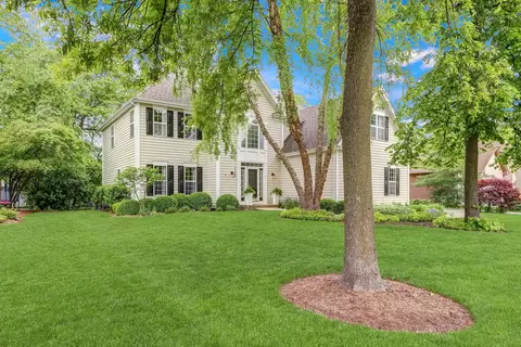 1156 Vineyard Dr, Gurnee, IL 60031