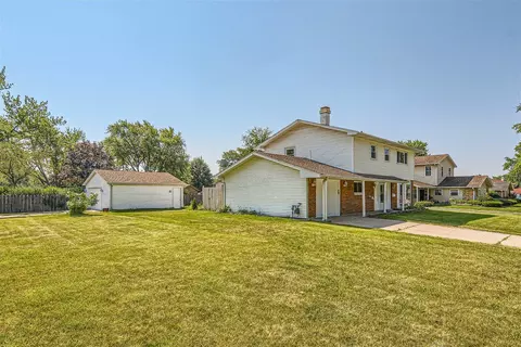 581 Hillcrest Ct, Hoffman Estates, IL 60169