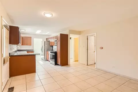 Other - 581 Hillcrest Ct, Hoffman Estates, IL 60169 photo 1 of 5