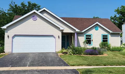 1128 Amber Ct, Woodstock, IL 60098