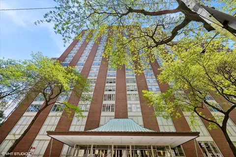 1325 N State Pkwy #18E, Chicago, IL 60610