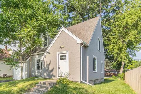 2615 Galilee Ave, Zion, IL 60099