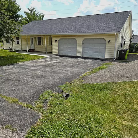 Exterior - 105 S Delane Dr, Heyworth, IL 61745 photo 8 of 8