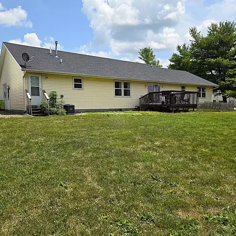 Exterior - 105 S Delane Dr, Heyworth, IL 61745 photo 7 of 8