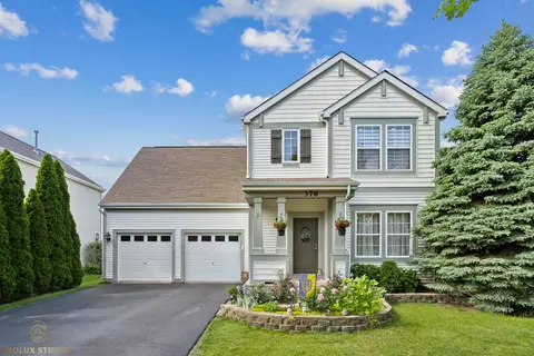 376 W Fielding Ln, Round Lake, IL 60073