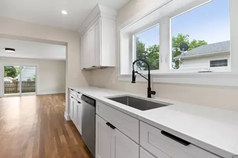 Kitchen - 669 Ludlow Ave, Elgin, IL 60120 photo 1 of 1