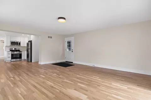 Living - 669 Ludlow Ave, Elgin, IL 60120 photo 6 of 8