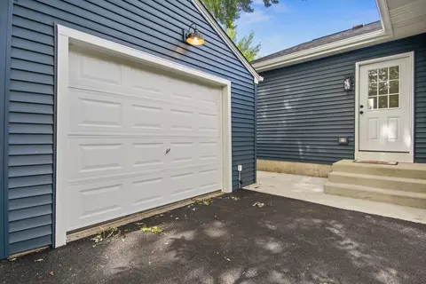 Exterior - 669 Ludlow Ave, Elgin, IL 60120 photo 4 of 8
