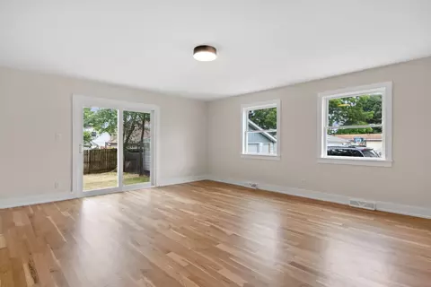 Living - 669 Ludlow Ave, Elgin, IL 60120 photo 8 of 8
