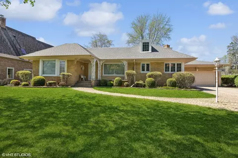 6742 N Leroy Ave, Lincolnwood, IL 60712