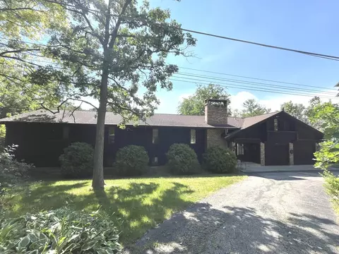 41666 N Lakeview Ter, Antioch, IL 60002