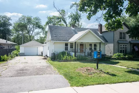 4524 Cross St, Downers Grove, IL 60515