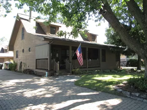 6636 Riverside Dr, Tinley Park, IL 60477