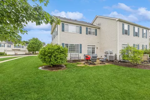 653 Morris Ct, Lakemoor, IL 60051 photo 2