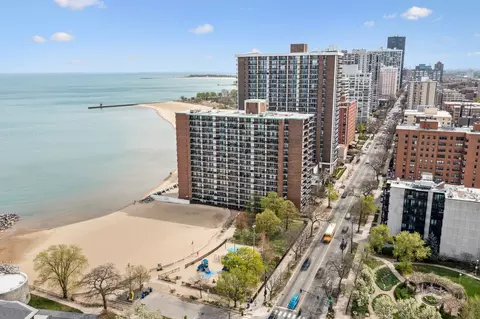 5901 N Sheridan Rd #6B, Chicago, IL 60660