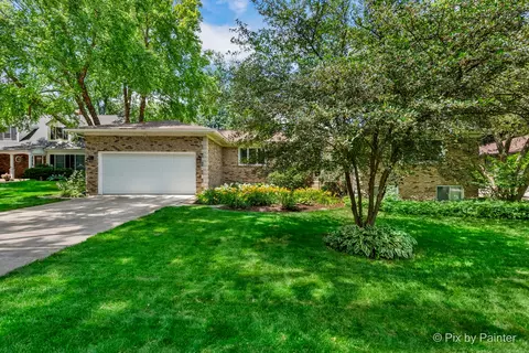 Exterior - 1000 Chippewa Dr, Elgin, IL 60120 photo 3 of 10