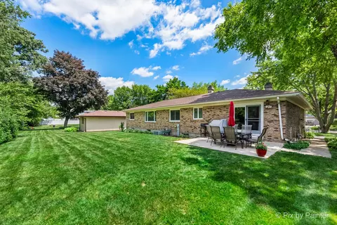 Exterior - 1000 Chippewa Dr, Elgin, IL 60120 photo 7 of 10