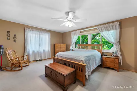 Bedroom - 1000 Chippewa Dr, Elgin, IL 60120 photo 1 of 9