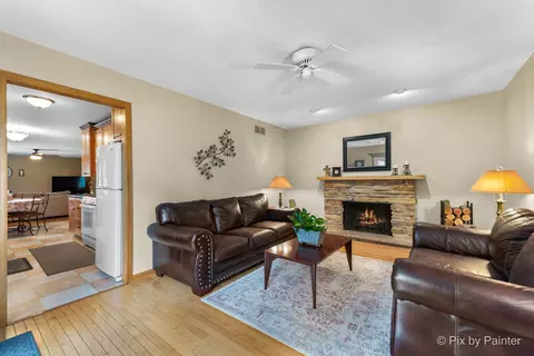 Living - 1000 Chippewa Dr, Elgin, IL 60120 photo 4 of 5