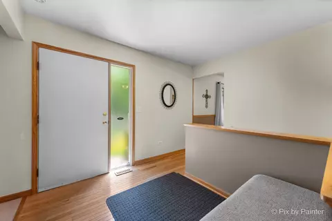 Entry Way - 1000 Chippewa Dr, Elgin, IL 60120 photo 2 of 4