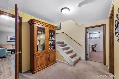 Entry Way - 1000 Chippewa Dr, Elgin, IL 60120 photo 4 of 4