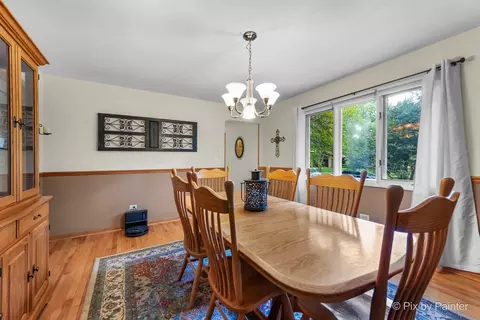 Dining - 1000 Chippewa Dr, Elgin, IL 60120 photo 2 of 2