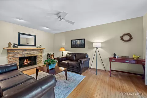 Living - 1000 Chippewa Dr, Elgin, IL 60120 photo 3 of 5
