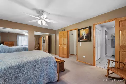 Bedroom - 1000 Chippewa Dr, Elgin, IL 60120 photo 3 of 9