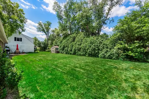 Exterior - 1000 Chippewa Dr, Elgin, IL 60120 photo 4 of 10