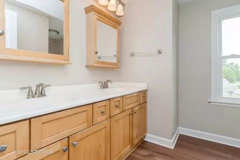 1665 Apache Dr, Naperville, IL 60563 photo 14
