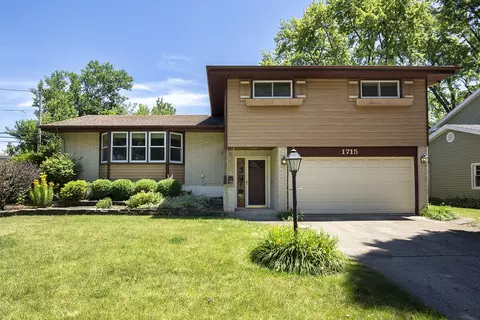 1715 Executive Ln, Glenview, IL 60026