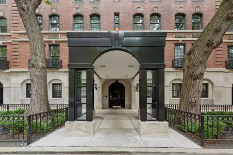 210 E Pearson St #9C, Chicago, IL 60611 photo 2