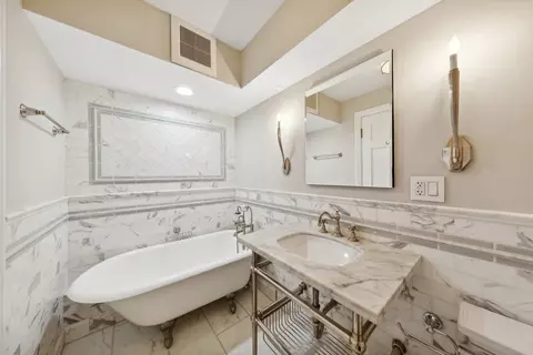 210 E Pearson St #9C, Chicago, IL 60611 photo 31