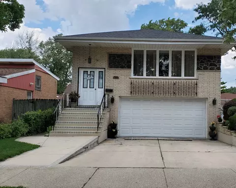 3912 W 99th St, Evergreen Park, IL 60805