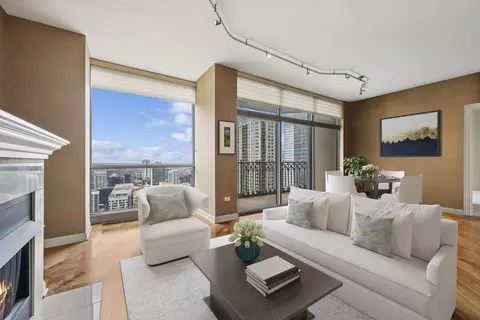 21 E Huron St #3501, Chicago, IL 60611 photo 3
