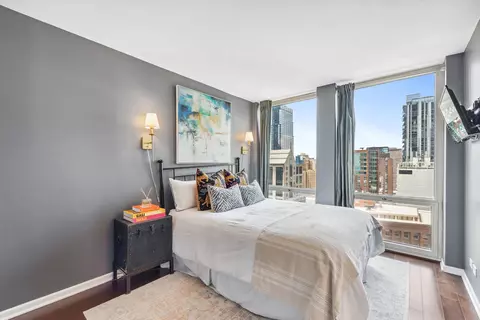 111 E Chestnut St #26B, Chicago, IL 60611 photo 13