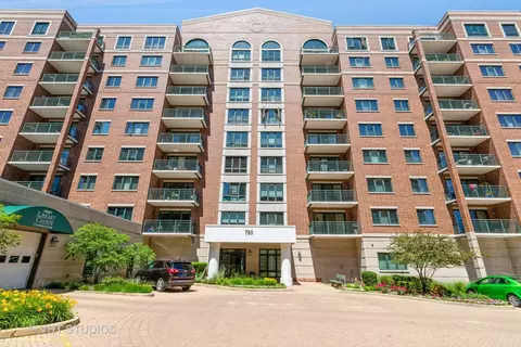 750 Pearson St #606, Des Plaines, IL 60016