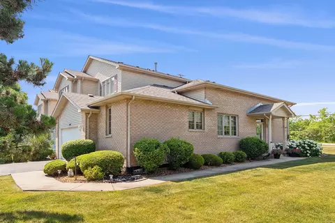 11030 Quail Dr, Mokena, IL 60448