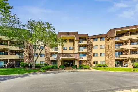 3350 N Carriageway Dr #403, Arlington Heights, IL 60004