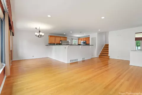 842 Timothy Ln, Des Plaines, IL 60016 photo 4
