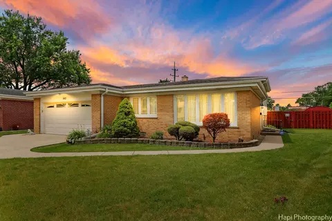 842 Timothy Ln, Des Plaines, IL 60016