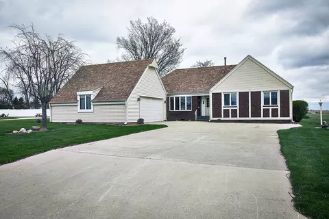 914 N Melvin St, Gibson City, IL 60936