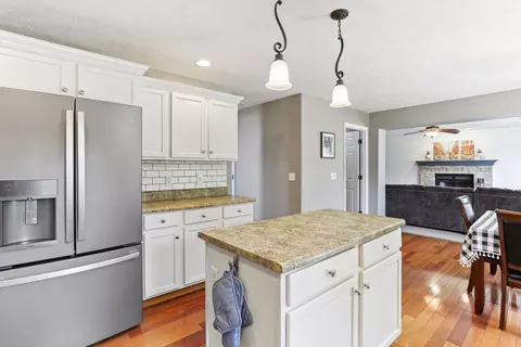 Kitchen - 409 Bluestem Dr, Savoy, IL 61874 photo 3 of 4