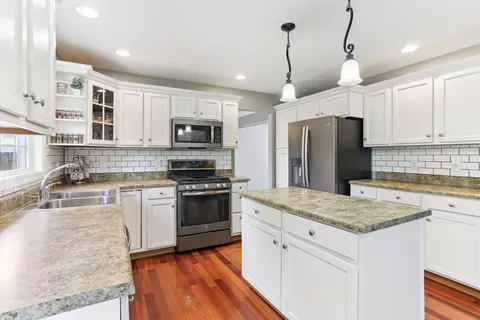 Kitchen - 409 Bluestem Dr, Savoy, IL 61874 photo 4 of 4