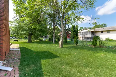 Exterior - 107 Hammitt Dr, Normal, IL 61761 photo 9 of 9