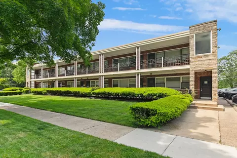 1005 N Harlem Ave #F, Oak Park, IL 60302