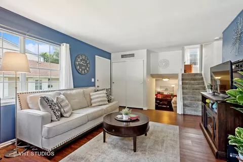 Living - 1651 Timber Trl, Wheaton, IL 60189 photo 2 of 4